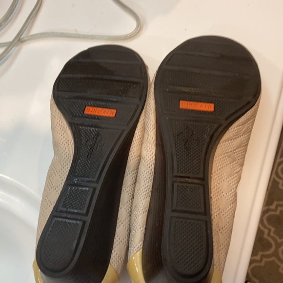 COLE HAAN Two-toned leather Shoes. Worn twice - Picture 2 of 3